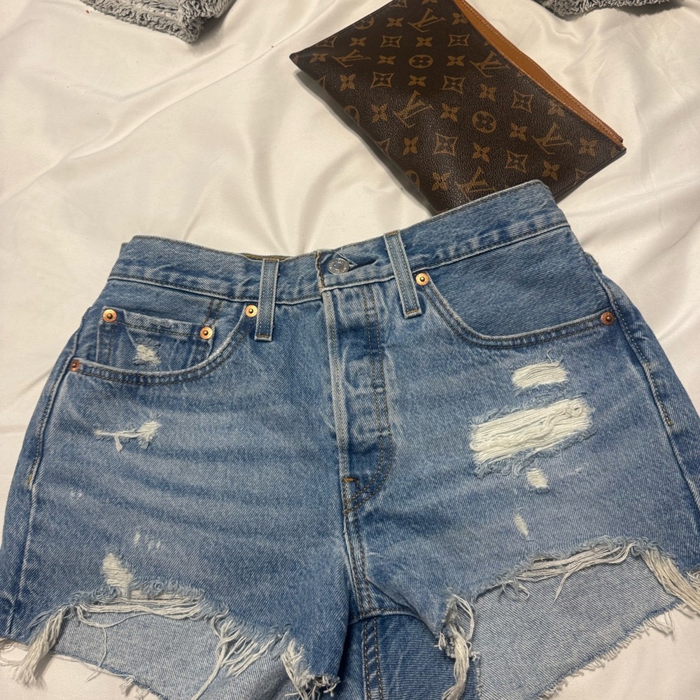 Levi Jean shorts 501